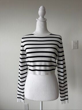 Women's Black & White Striped Long Sleeve Crewneck Top